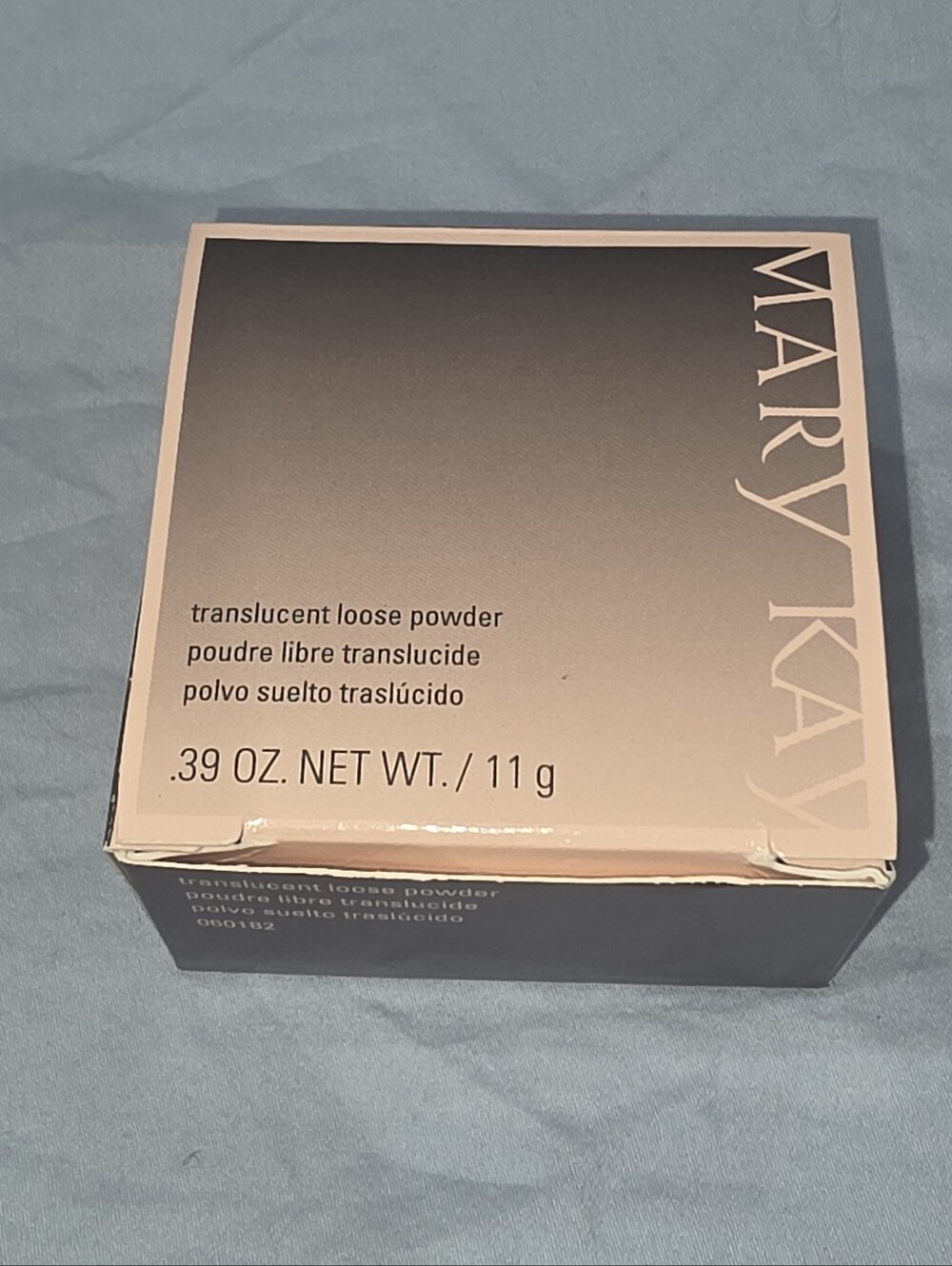 Mary Kay Translucent Loose Powder - Light Beige NEW